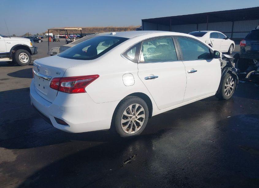 Photo 4 of 2019 Nissan Sentra SV (VIN 3N1AB7AP5KY417256)