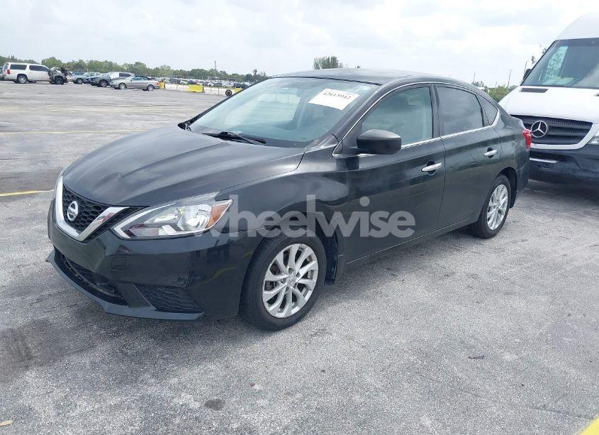 Photo 2 of 2019 Nissan Sentra SV (VIN 3N1AB7AP5KY424191)