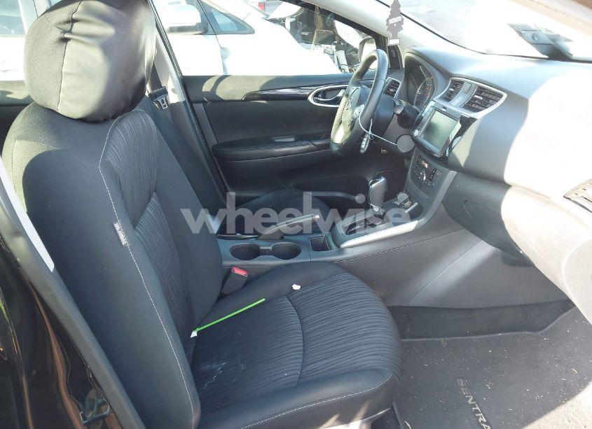 Photo 5 of 2019 Nissan Sentra SV (VIN 3N1AB7AP5KY455750)