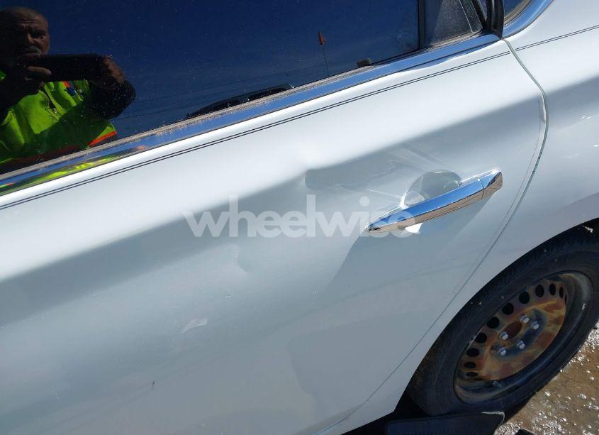Photo 12 of 2015 Nissan Sentra S (VIN 3N1AB7AP6FY302333)