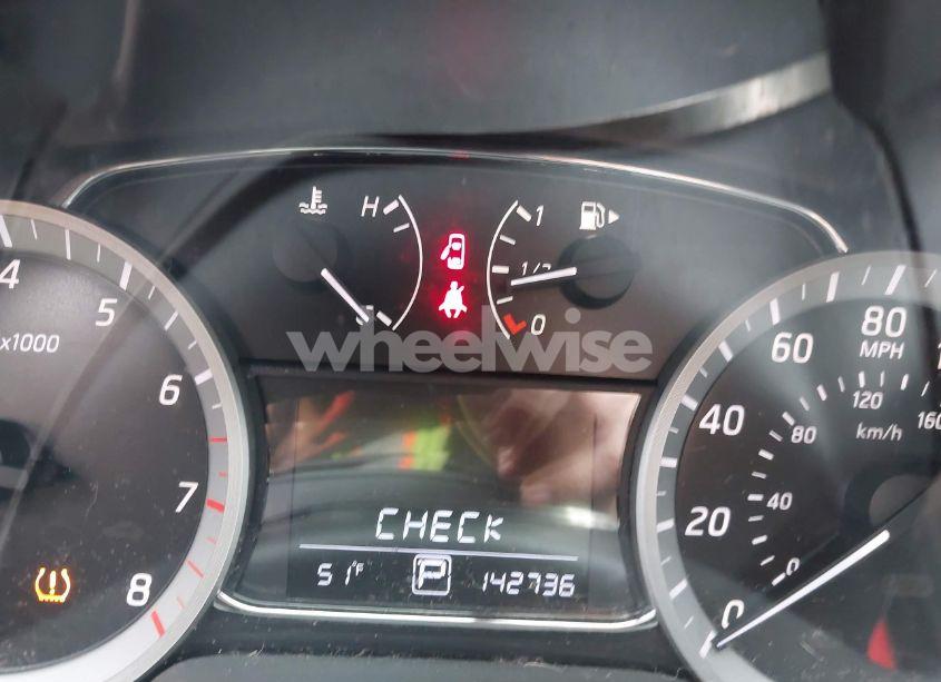 Photo 7 of 2015 Nissan Sentra SL (VIN 3N1AB7AP6FY323358)