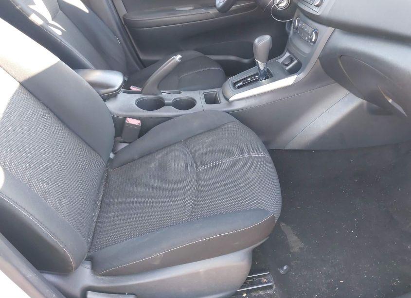 Photo 5 of 2016 Nissan Sentra S (VIN 3N1AB7AP6GL679954)