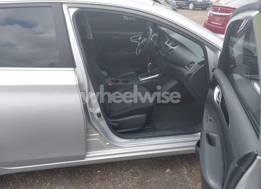 Photo 5 of 2016 Nissan Sentra SV (VIN 3N1AB7AP6GY210706)