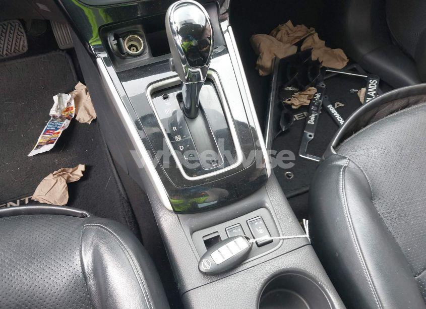 Photo 11 of 2016 Nissan Sentra SL (VIN 3N1AB7AP6GY220992)