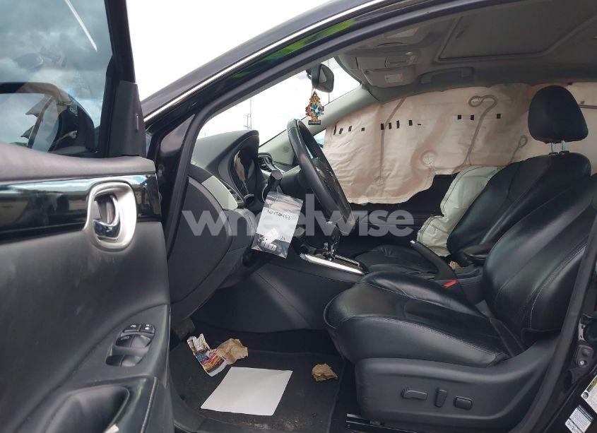 Photo 5 of 2016 Nissan Sentra SL (VIN 3N1AB7AP6GY220992)