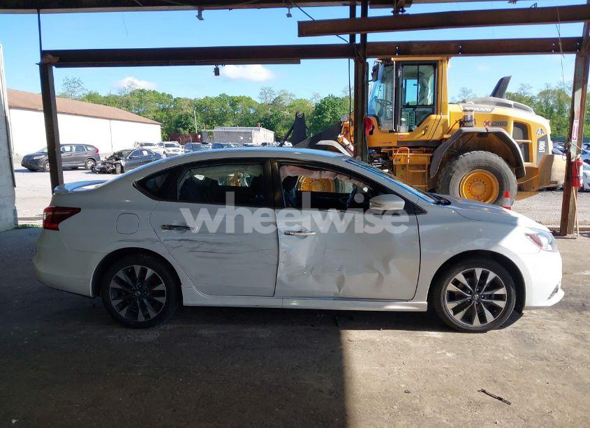 Photo 13 of 2016 Nissan Sentra SR (VIN 3N1AB7AP6GY305010)