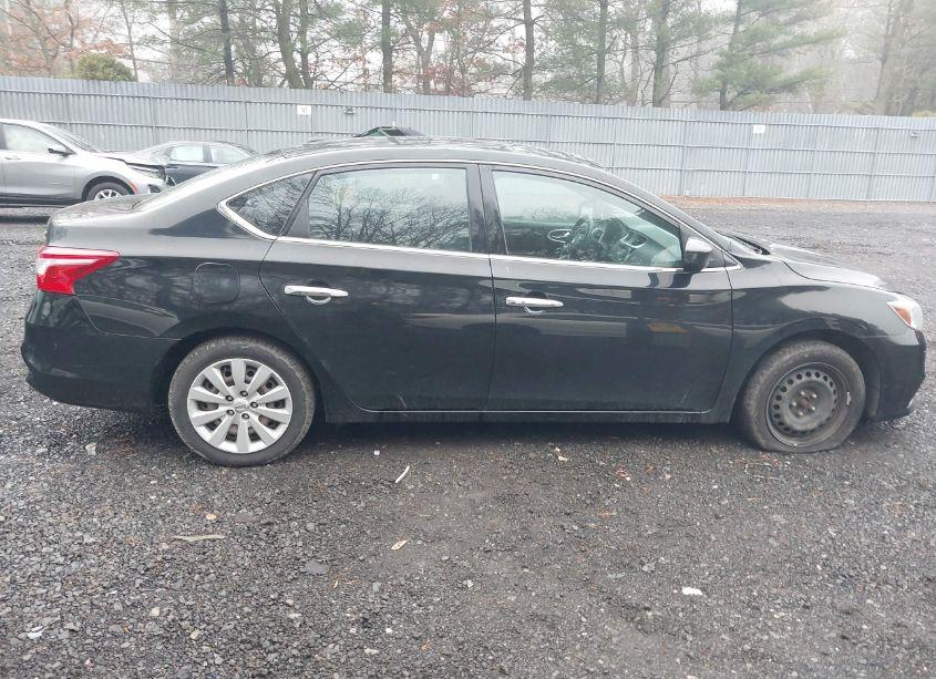 Photo 13 of 2017 Nissan Sentra SV (VIN 3N1AB7AP6HL655557)