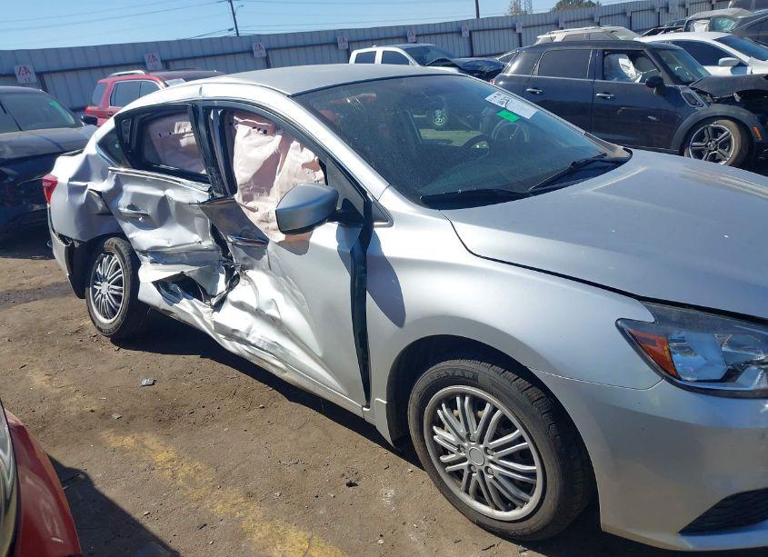 Photo 13 of 2017 Nissan Sentra SV (VIN 3N1AB7AP6HY218709)