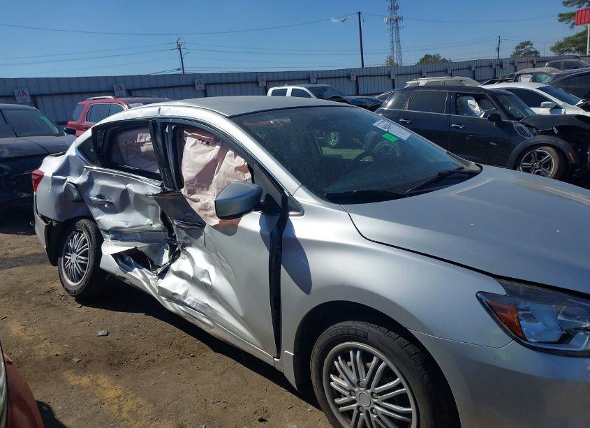 Photo 6 of 2017 Nissan Sentra SV (VIN 3N1AB7AP6HY218709)