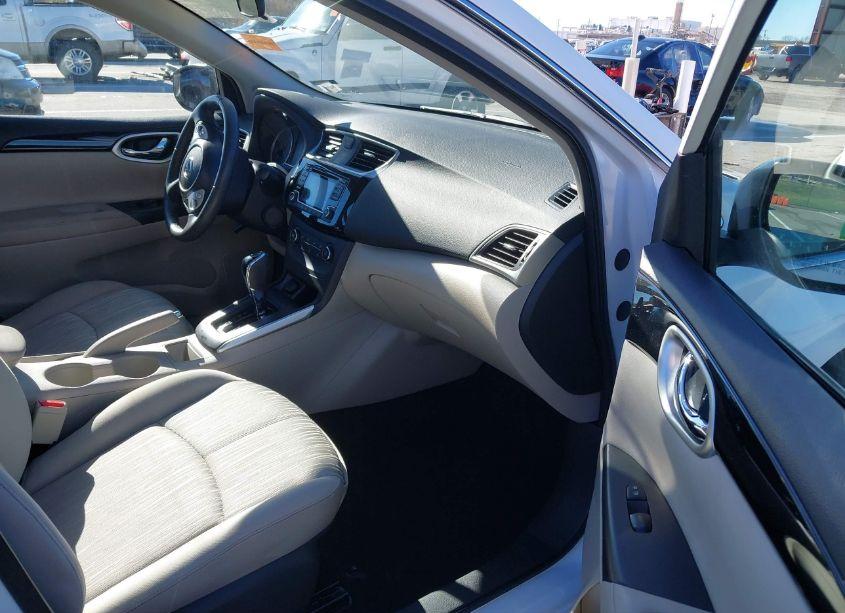 Photo 5 of 2017 Nissan Sentra SV (VIN 3N1AB7AP6HY254433)