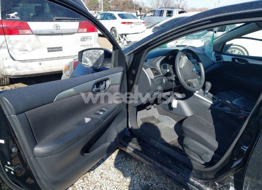 Photo 5 of 2017 Nissan Sentra S (VIN 3N1AB7AP6HY309141)