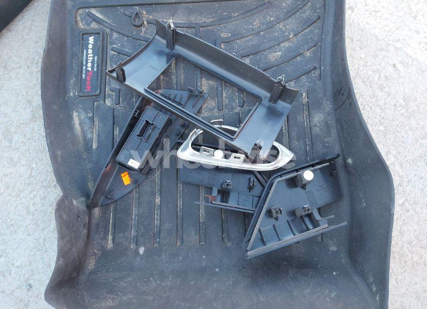 Photo 13 of 2017 Nissan Sentra SR (VIN 3N1AB7AP6HY363894)