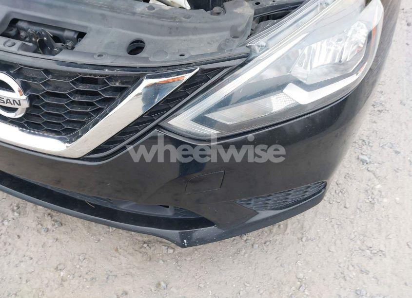 Photo 6 of 2018 Nissan Sentra SV (VIN 3N1AB7AP6JL623228)