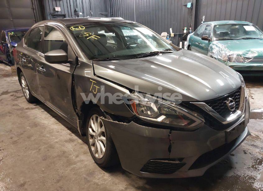 2018 Nissan Sentra SV (VIN 3N1AB7AP6JL632205) main photo