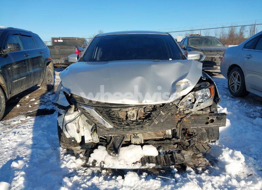 Photo 13 of 2018 Nissan Sentra SV (VIN 3N1AB7AP6JL655421)