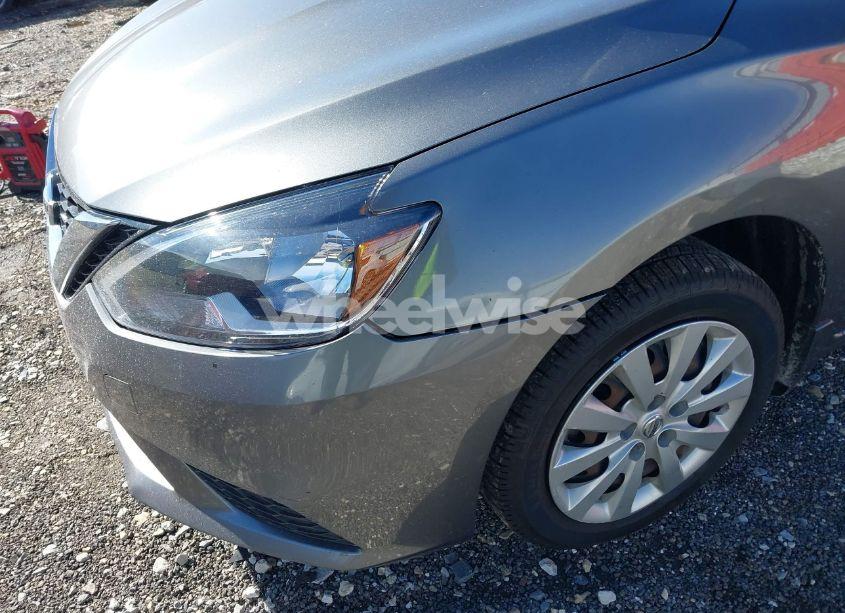 Photo 6 of 2018 Nissan Sentra S (VIN 3N1AB7AP6JY220479)