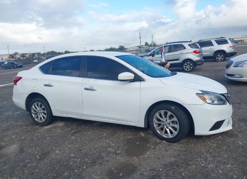 Photo 13 of 2018 Nissan Sentra SV (VIN 3N1AB7AP6JY223060)