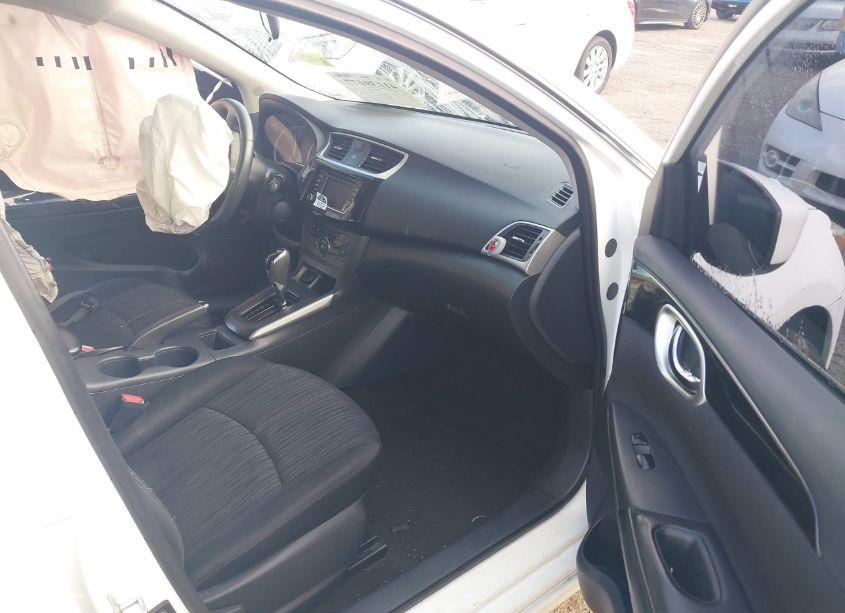 Photo 5 of 2018 Nissan Sentra SV (VIN 3N1AB7AP6JY223060)