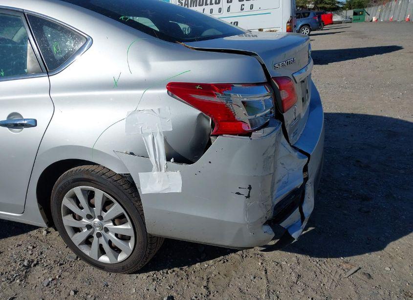 Photo 12 of 2018 Nissan Sentra S (VIN 3N1AB7AP6JY223284)