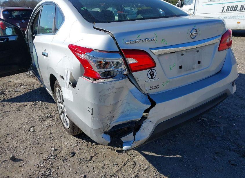 Photo 6 of 2018 Nissan Sentra S (VIN 3N1AB7AP6JY223284)