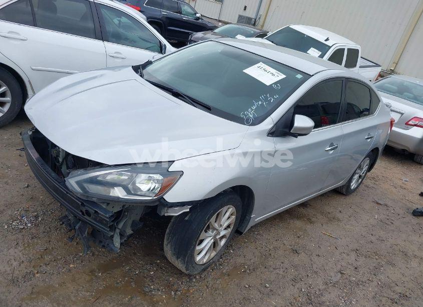 Photo 2 of 2018 Nissan Sentra SV (VIN 3N1AB7AP6JY236357)