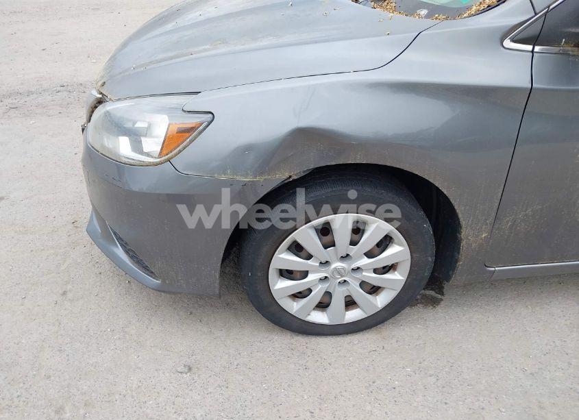 Photo 6 of 2018 Nissan Sentra S (VIN 3N1AB7AP6JY241414)