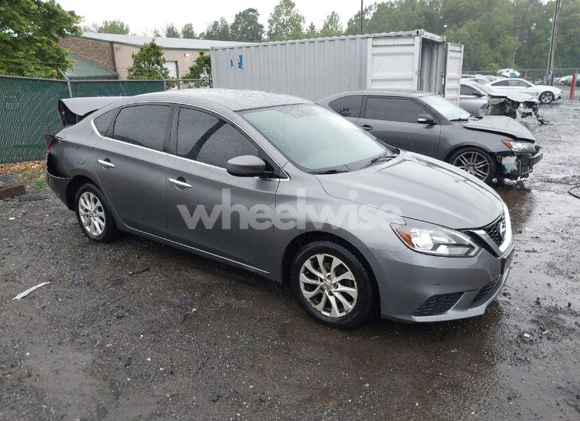 2018 Nissan Sentra SV (VIN 3N1AB7AP6JY247620) main photo