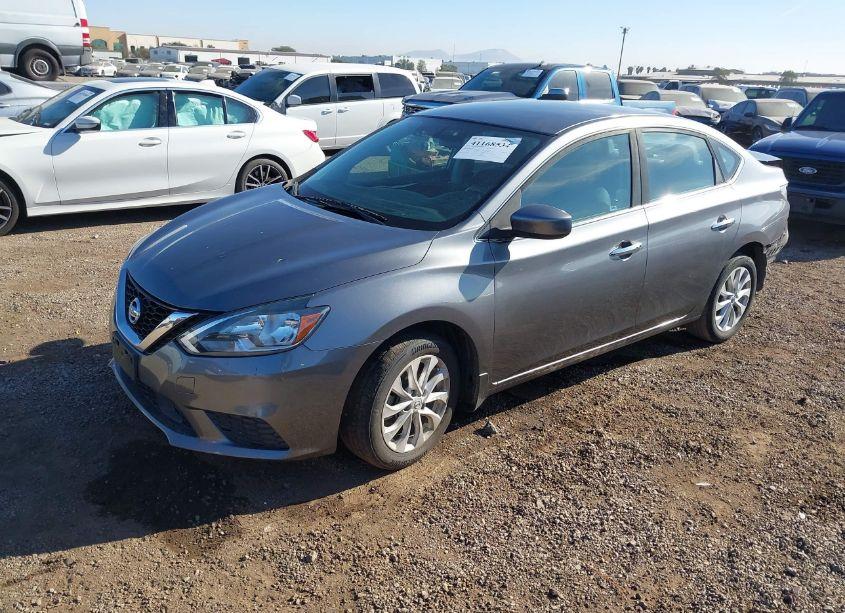 Photo 2 of 2018 Nissan Sentra SV (VIN 3N1AB7AP6JY266670)