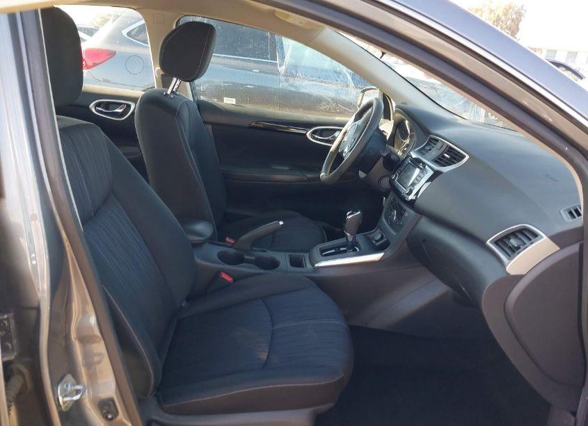 Photo 5 of 2018 Nissan Sentra SV (VIN 3N1AB7AP6JY266670)