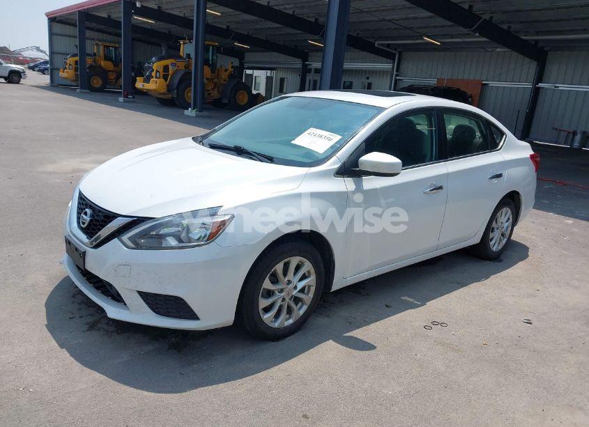 Photo 2 of 2018 Nissan Sentra SV (VIN 3N1AB7AP6JY277605)