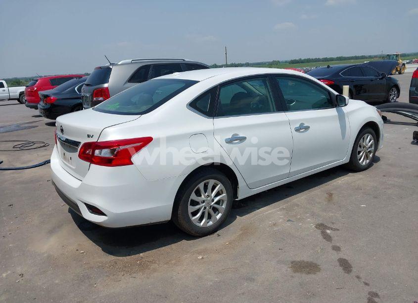 Photo 4 of 2018 Nissan Sentra SV (VIN 3N1AB7AP6JY277605)