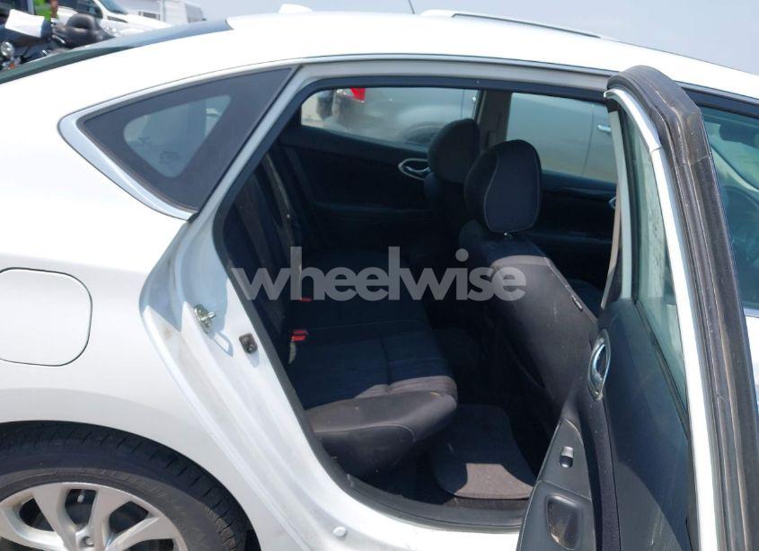 Photo 8 of 2018 Nissan Sentra SV (VIN 3N1AB7AP6JY277605)