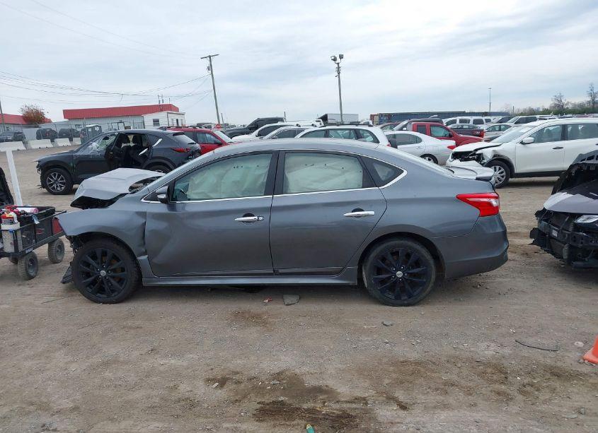 Photo 14 of 2018 Nissan Sentra SR (VIN 3N1AB7AP6JY280133)