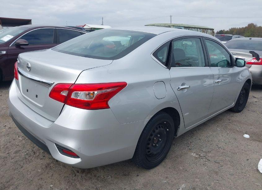 Photo 4 of 2018 Nissan Sentra S (VIN 3N1AB7AP6JY282674)
