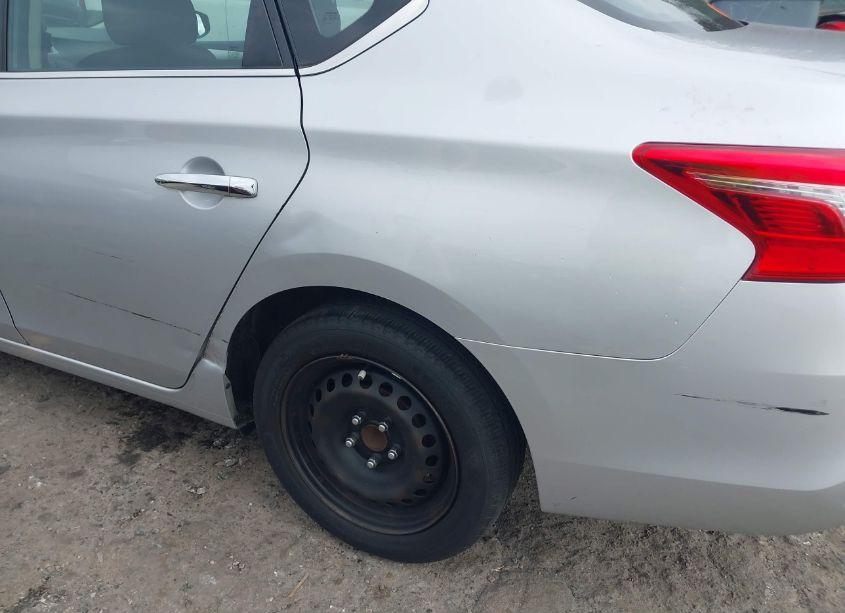 Photo 6 of 2018 Nissan Sentra S (VIN 3N1AB7AP6JY282674)