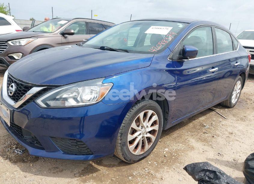 Photo 2 of 2018 Nissan Sentra SV (VIN 3N1AB7AP6JY282867)