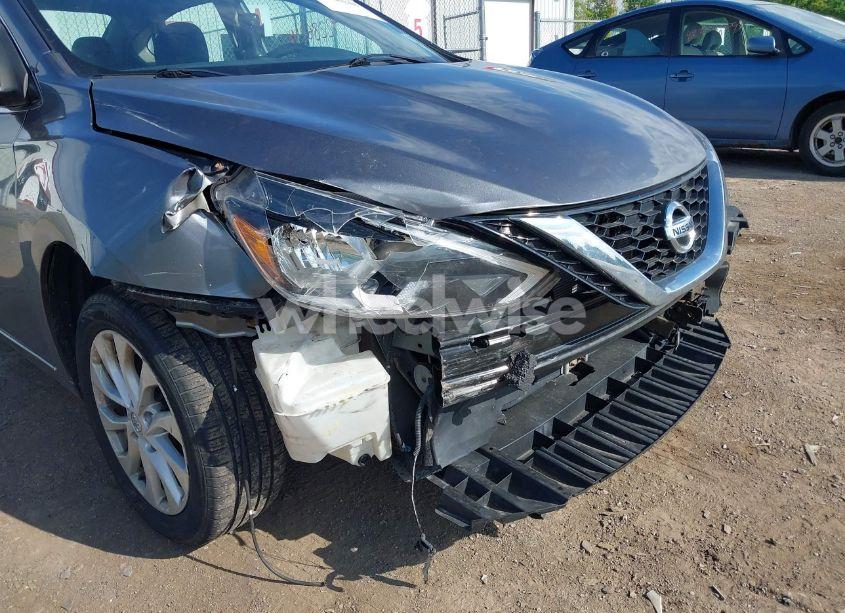 Photo 6 of 2018 Nissan Sentra SV (VIN 3N1AB7AP6JY284585)