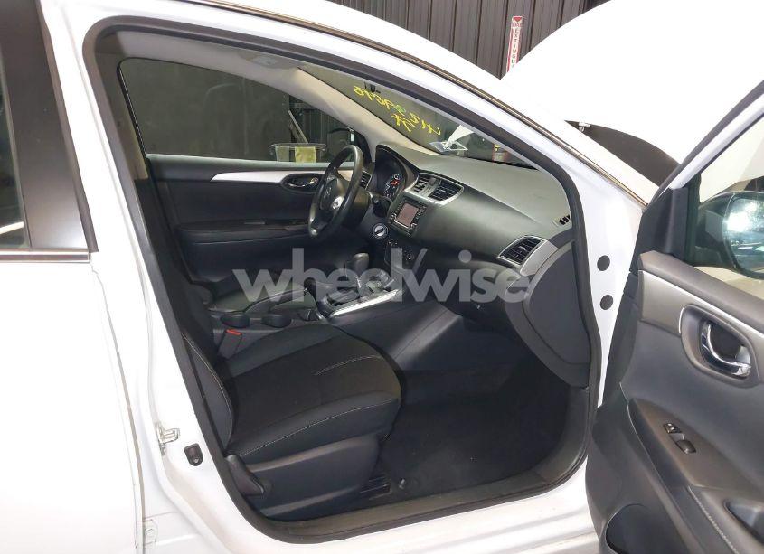 Photo 5 of 2018 Nissan Sentra S (VIN 3N1AB7AP6JY286868)
