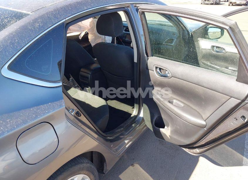 Photo 8 of 2018 Nissan Sentra S (VIN 3N1AB7AP6JY327340)