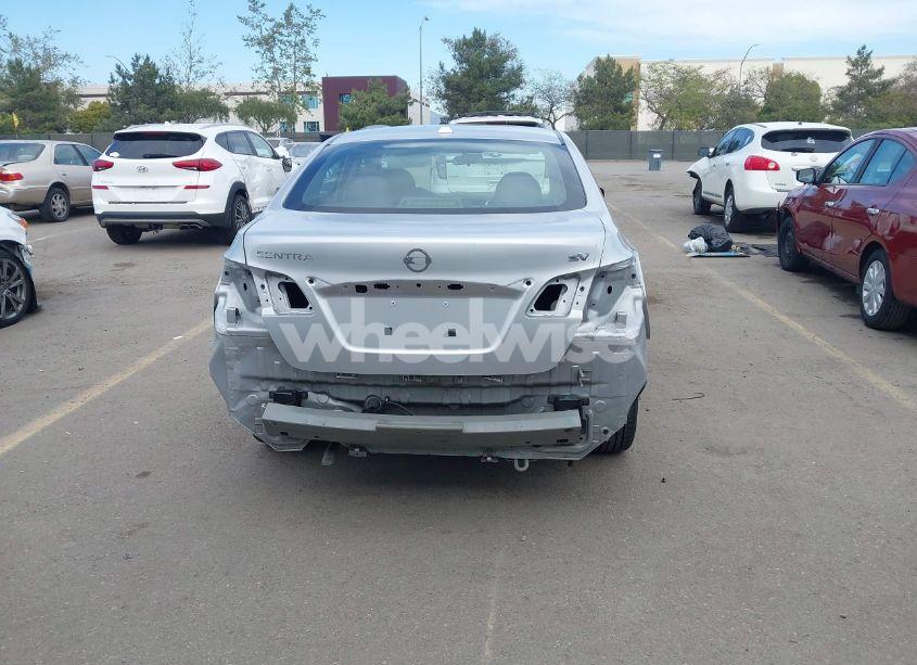 Photo 6 of 2018 Nissan Sentra SV (VIN 3N1AB7AP6JY348026)