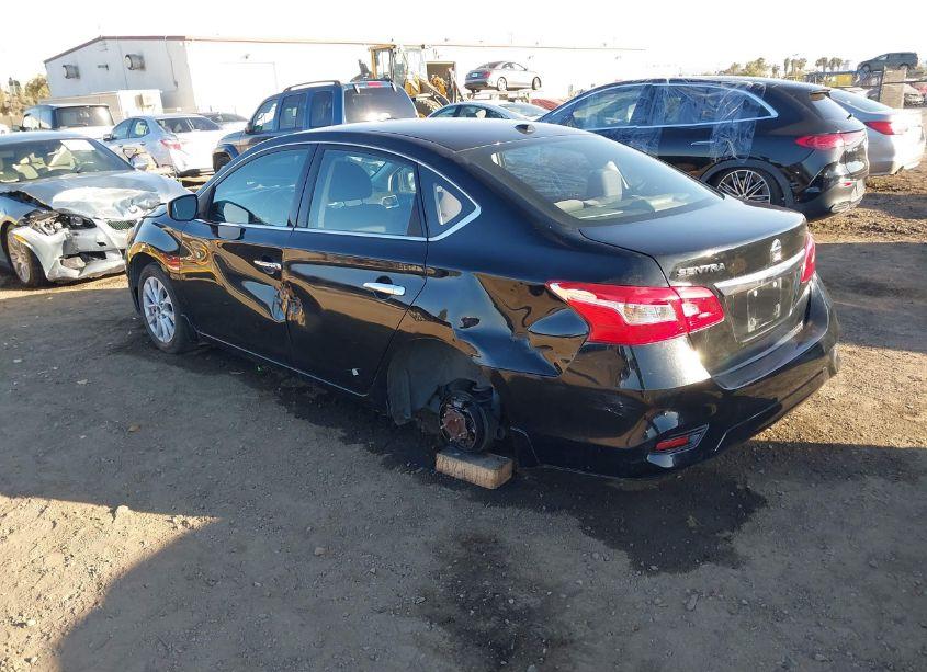 Photo 3 of 2019 Nissan Sentra SV (VIN 3N1AB7AP6KL608472)