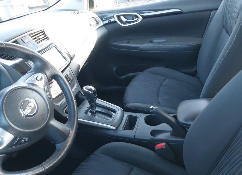 Photo 5 of 2019 Nissan Sentra SV (VIN 3N1AB7AP6KL608472)