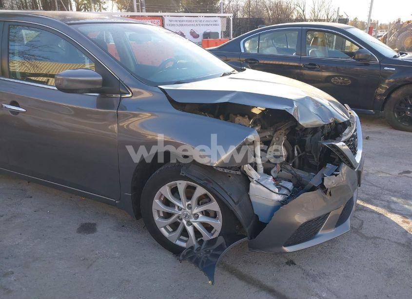 Photo 6 of 2019 Nissan Sentra SV (VIN 3N1AB7AP6KY237526)