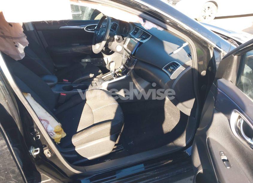 Photo 5 of 2019 Nissan Sentra SR (VIN 3N1AB7AP6KY250356)