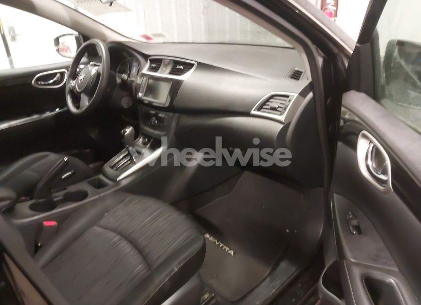 Photo 5 of 2019 Nissan Sentra SV (VIN 3N1AB7AP6KY254360)