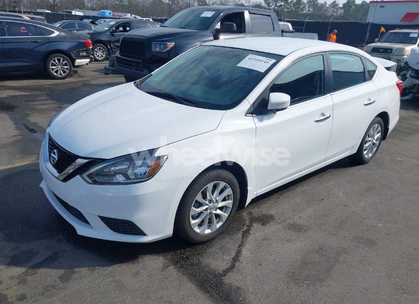 Photo 2 of 2019 Nissan Sentra SV (VIN 3N1AB7AP6KY261549)