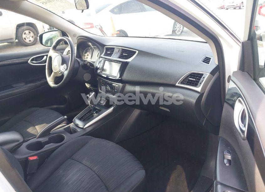 Photo 5 of 2019 Nissan Sentra SV (VIN 3N1AB7AP6KY261549)