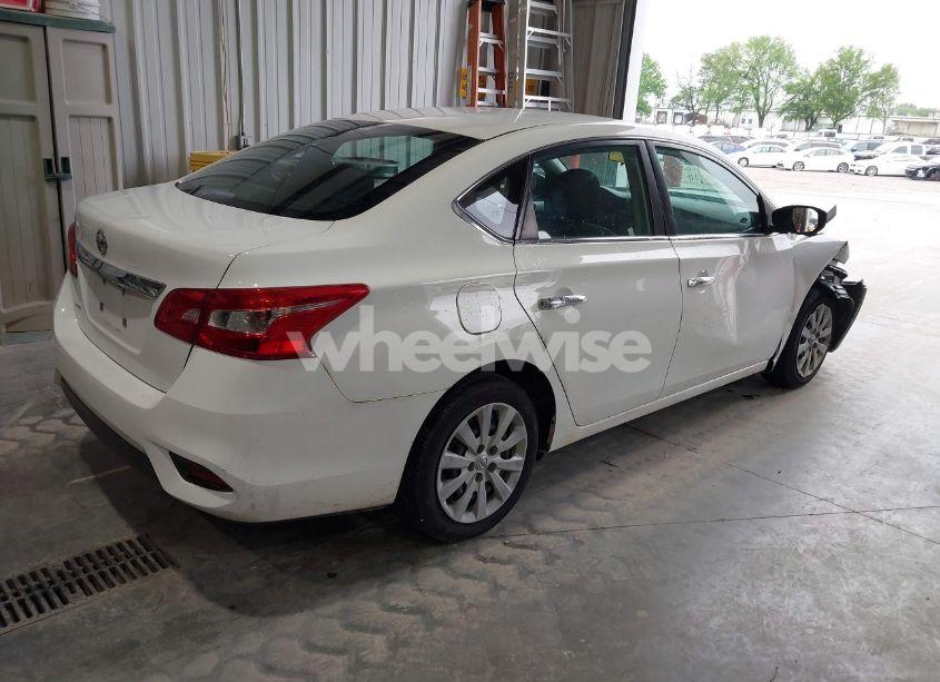 Photo 4 of 2019 Nissan Sentra S (VIN 3N1AB7AP6KY263284)