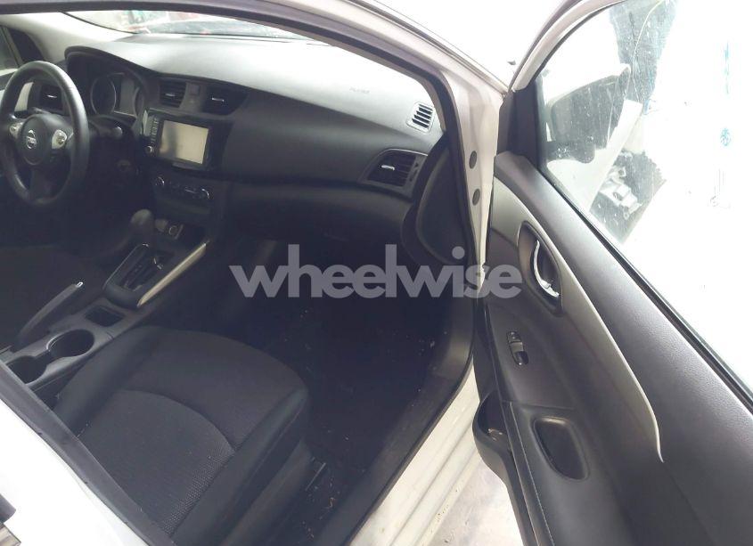 Photo 5 of 2019 Nissan Sentra S (VIN 3N1AB7AP6KY263284)