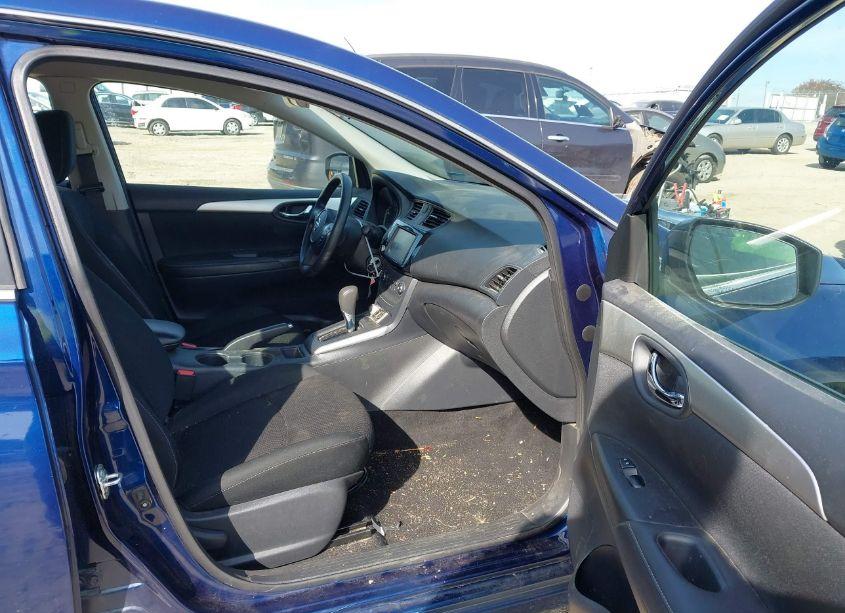 Photo 5 of 2019 Nissan Sentra S (VIN 3N1AB7AP6KY269540)